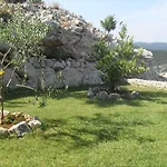 Leona Neum