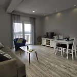 Leona Апартаменты *