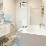 Leona Апартаменты *