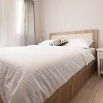 Апартаменты Leona *