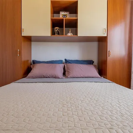 Leona Apartman Neum