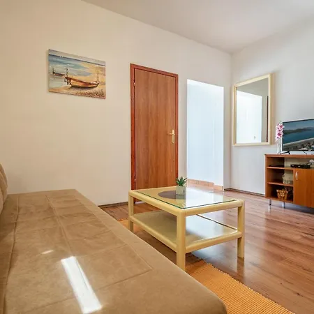 Leona Apartman