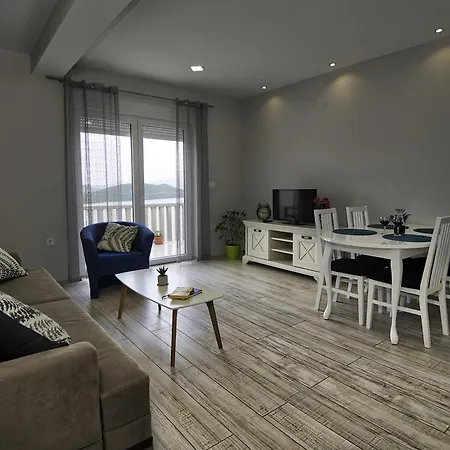 Leona Apartamento *